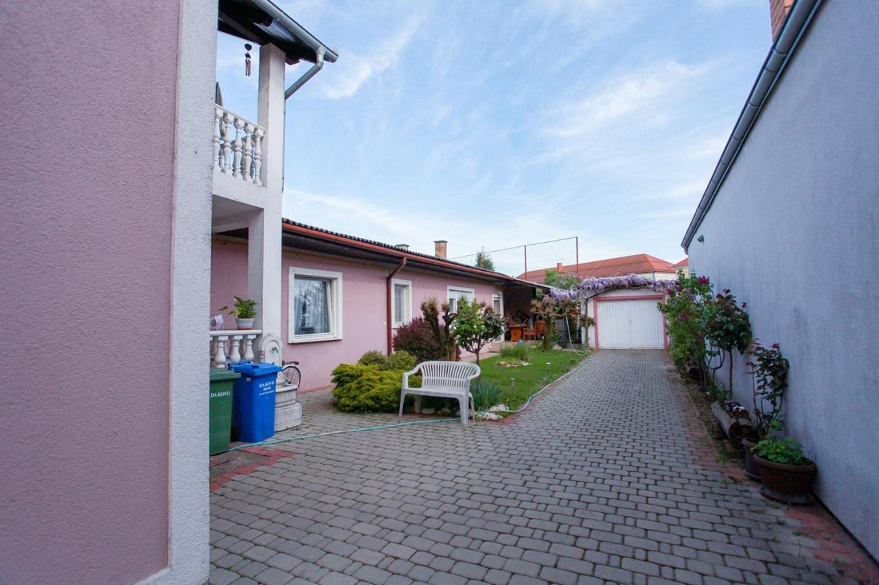 Ðakovo Apartman Ksenija מראה חיצוני תמונה