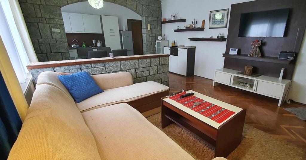 Ðakovo Apartman Ksenija מראה חיצוני תמונה